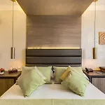 Ξενοδοχείο Warmthotel 4*