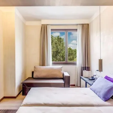 Warmthotel Отель 4*