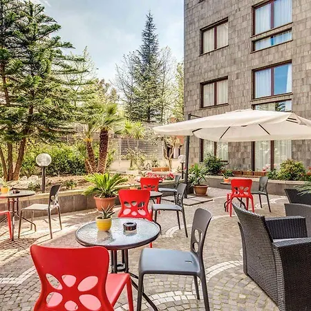 Warmthotel Отель 4*