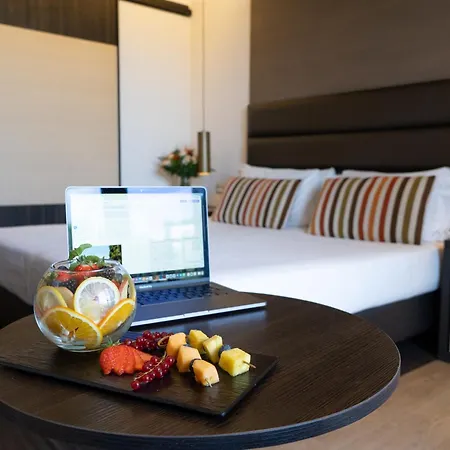 Warmthotel Hotel