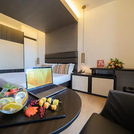 Warmthotel Hotel 4*