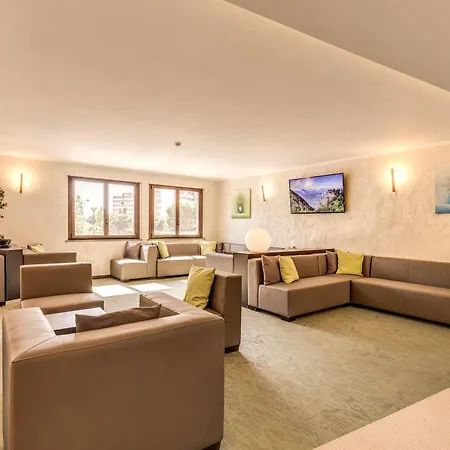 Отель Warmthotel 4*