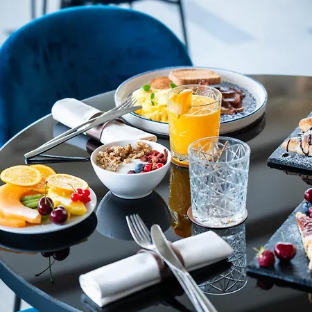 Warmthotel Hotel 4*