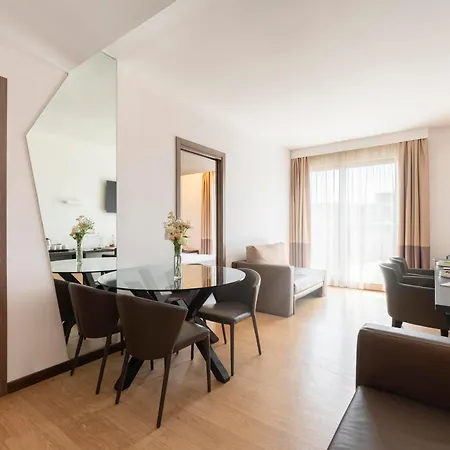 Warmthotel Hotel 4*