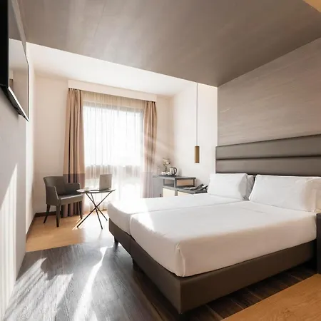 Warmthotel Hotel 4*